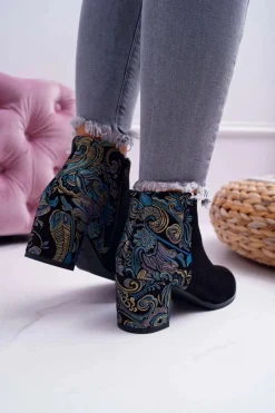 Botki Na Słupku|Czarne Botki></noscript>Buty Sergio Leone Botki Damskie Na Słupku Sergio Leone W Kwiaty Folk Czarne Eros2