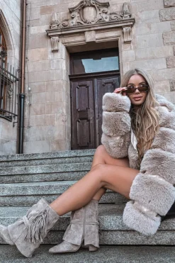 Sale Boto Botki Damskie Na Słupku Z Frędzlami I Złotymi Klamrami Beżowe Evelisse Beżowy