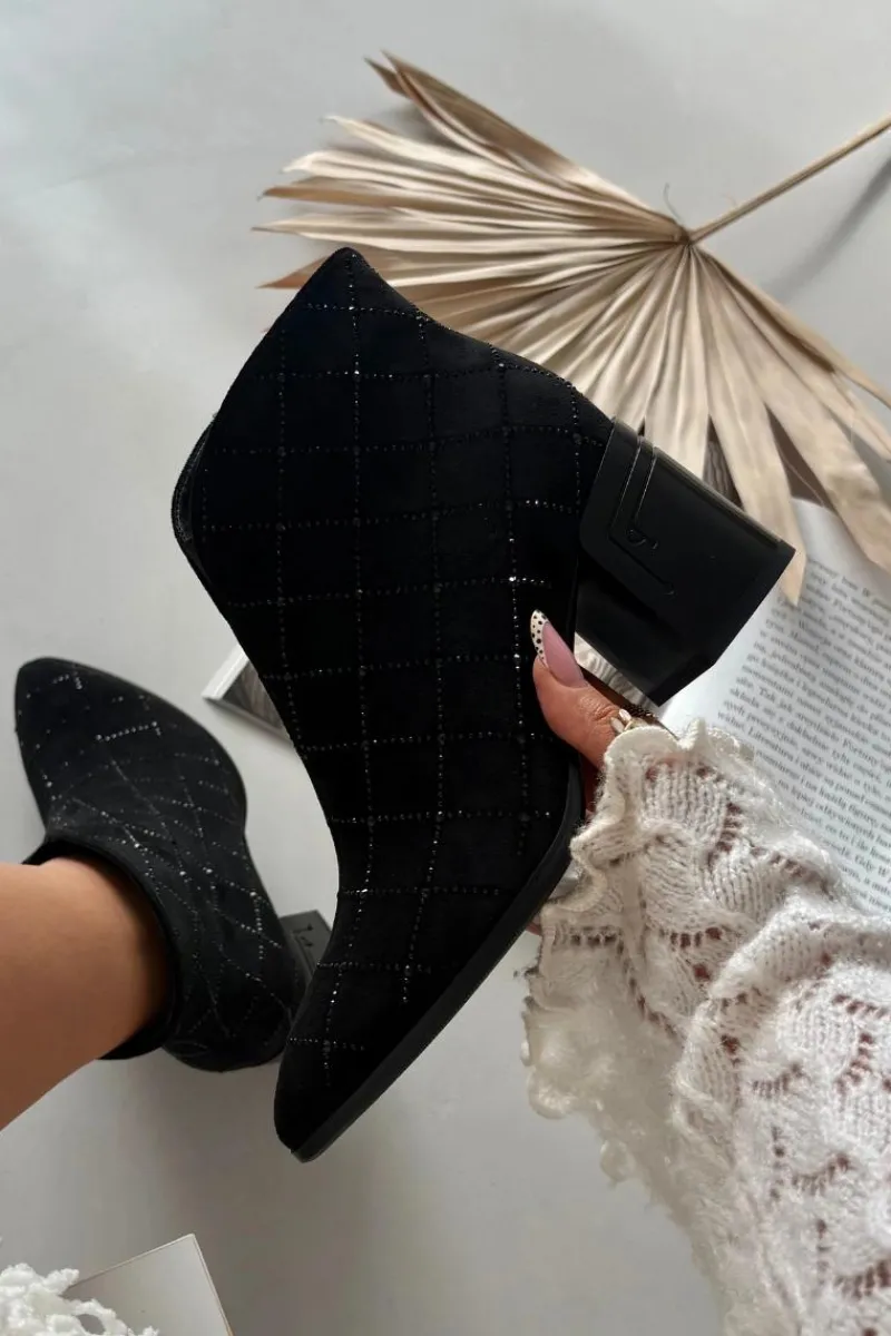 Botki Ocieplane|Botki Na Słupku>D&A Botki Damskie Na Słupku Ze Zdobieniem MR52-133 Czarne