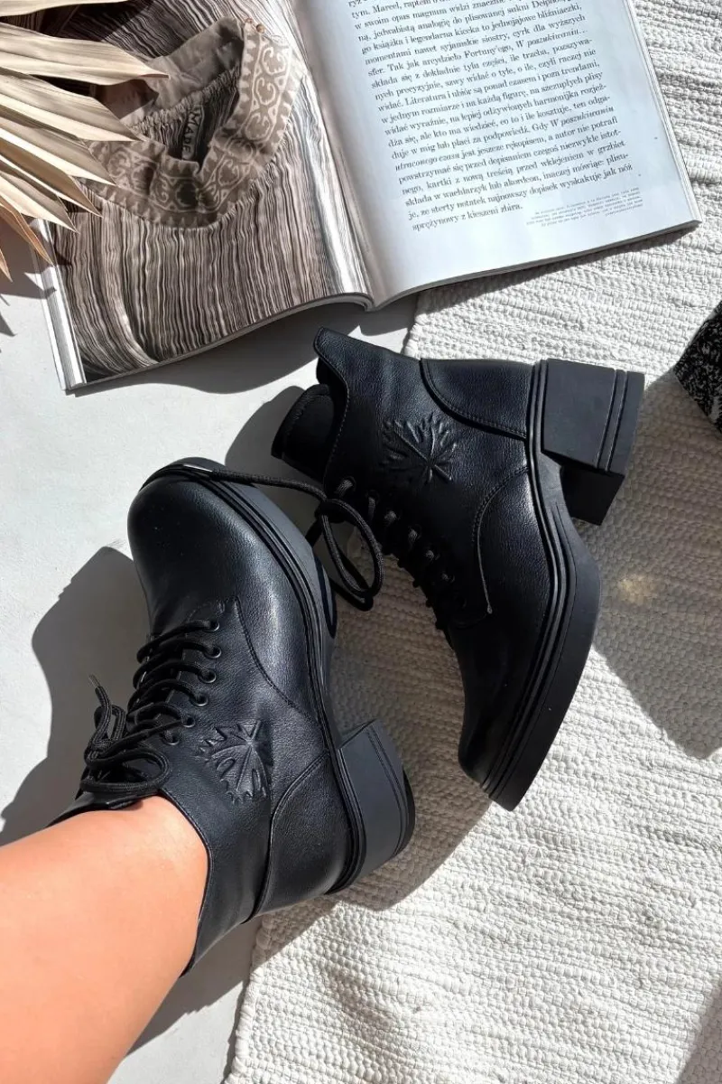 Hot Botki Damskie Skórzane Na Klocku Ocieplane Vinceza 39950 Czarne Damskie Botki Ocieplane|Botki Sznurowane