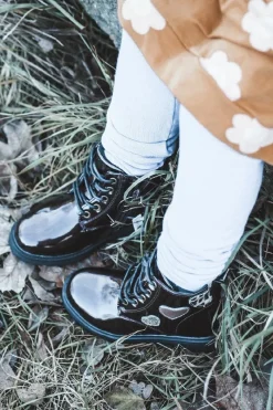 New Botki Dziecięce Lakierowane Z Ozdobami Bordowe Adete Dzieci Dziewczęce