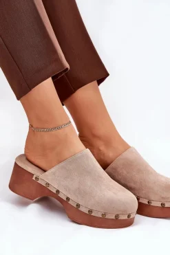 Klapki Na Koturnie|Klapki Na Platformie></noscript>Boto Chodaki Klapki Damskie Z Ćwiekami Eko Zamszowe Beżowe Ellason