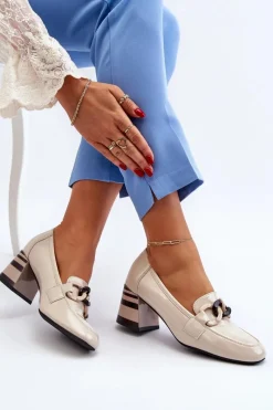 Outlet Buty damskie Vinceza Czółenka Lakierowane Z Łańcuchem Beżowe Paliotte