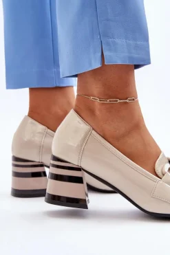 Outlet Buty damskie Vinceza Czółenka Lakierowane Z Łańcuchem Beżowe Paliotte