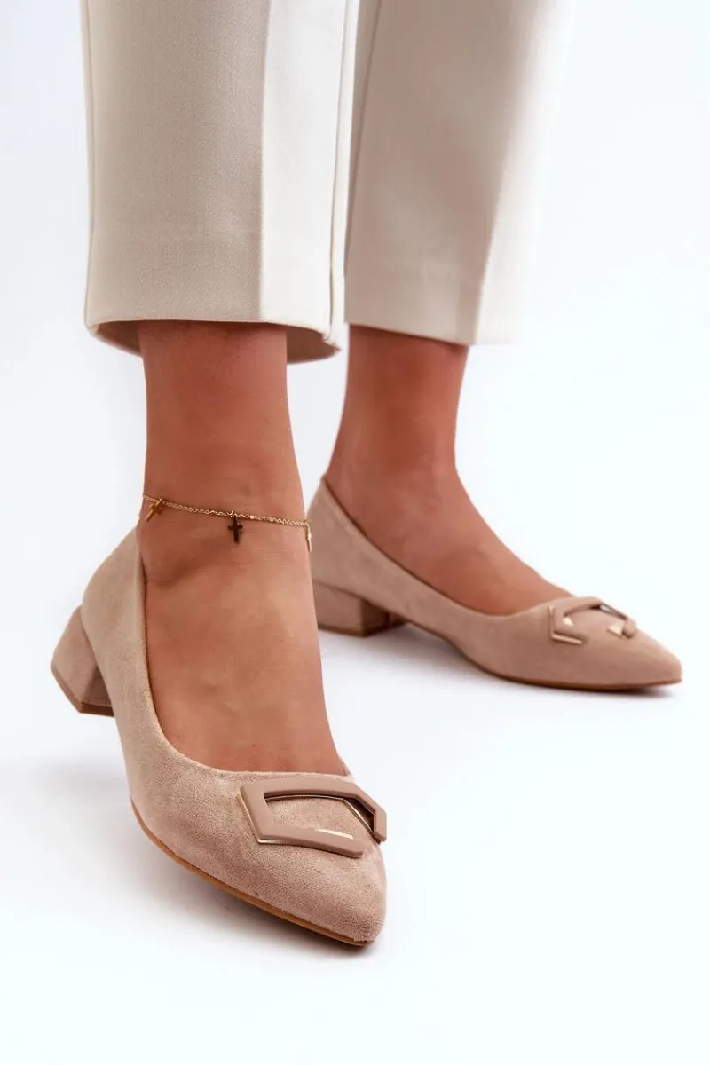 Discount Damskie buty S.Barski Czółenka Na Niskim Obcasie Z Ozdobą Eko Zamszowe S.Barski KV27-034 Beżowe Beżowy