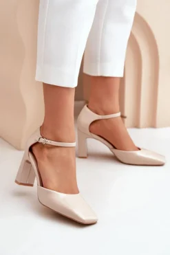 Czółenka Na Słupku|Czółenka Klasyczne>Boto Czółenka Na Słupku Z Lakierowanej Eko Skóry Beżowe Emindria