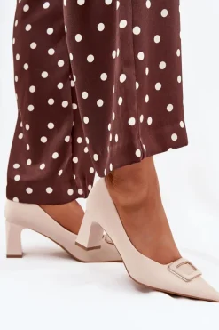 Hot Boto Czółenka Na Słupku Z Ozdobną Klamrą Beżowe Seriva Beżowy