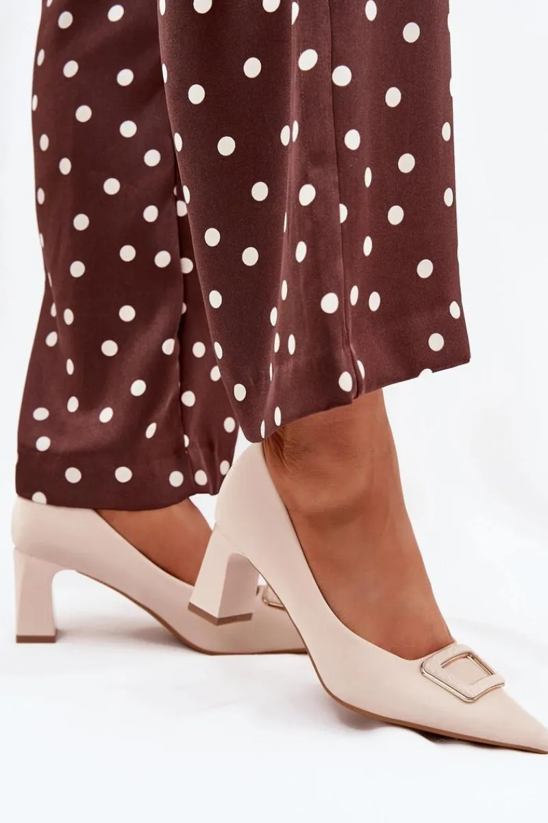 Hot Boto Czółenka Na Słupku Z Ozdobną Klamrą Beżowe Seriva Beżowy