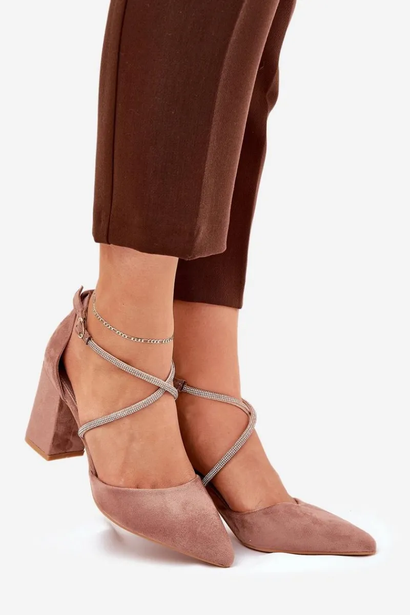 Sale Czółenka Ze Szpiczastymi Noskami I Zdobionymi Paseczkami Na Słupku Ciemnobeżowe Verithas Damskie Czółenka Zamszowe|Czółenka Na Słupku