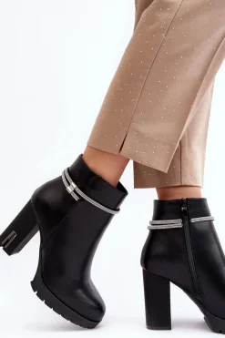 Outlet Boto Damskie Botki Na Słupku Z Ozdobą Czarne Carolla