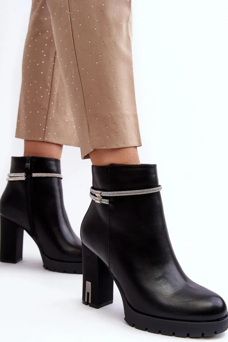 Outlet Boto Damskie Botki Na Słupku Z Ozdobą Czarne Carolla