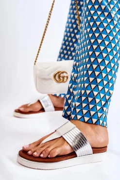 Klapki Damskie Big Star|Klapki Damskie Japonki></noscript>Boto Damskie Klapki Japonki Na Platformie Biało-Srebrne Morissa