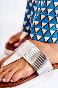 Klapki Damskie Big Star|Klapki Damskie Japonki></noscript>Boto Damskie Klapki Japonki Na Platformie Biało-Srebrne Morissa