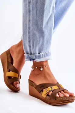 Klapki Na Koturnie|Klapki Na Obcasie>INBLU Damskie Klapki Na Koturnie EN000024 Brązowo-Żółte