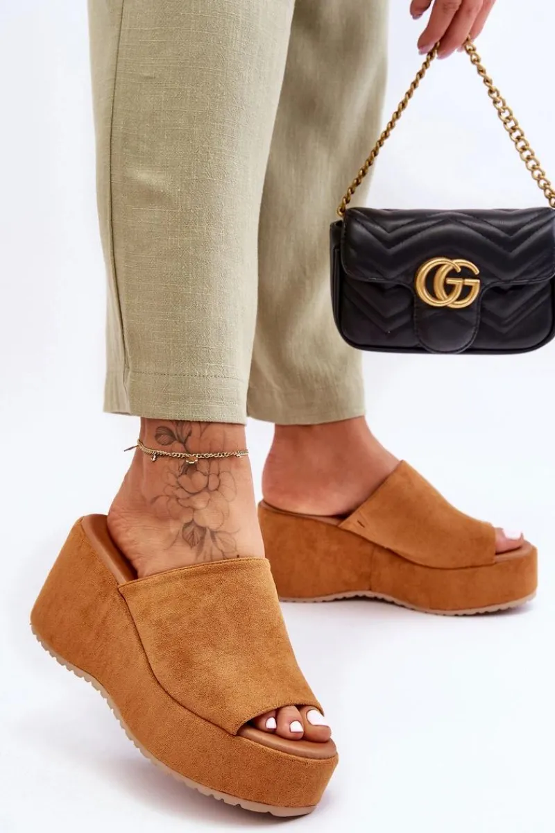 Damskie Klapki Na Masywnej Platformie Camel Martina Damskie Klapki Na Koturnie|Klapki Na Platformie