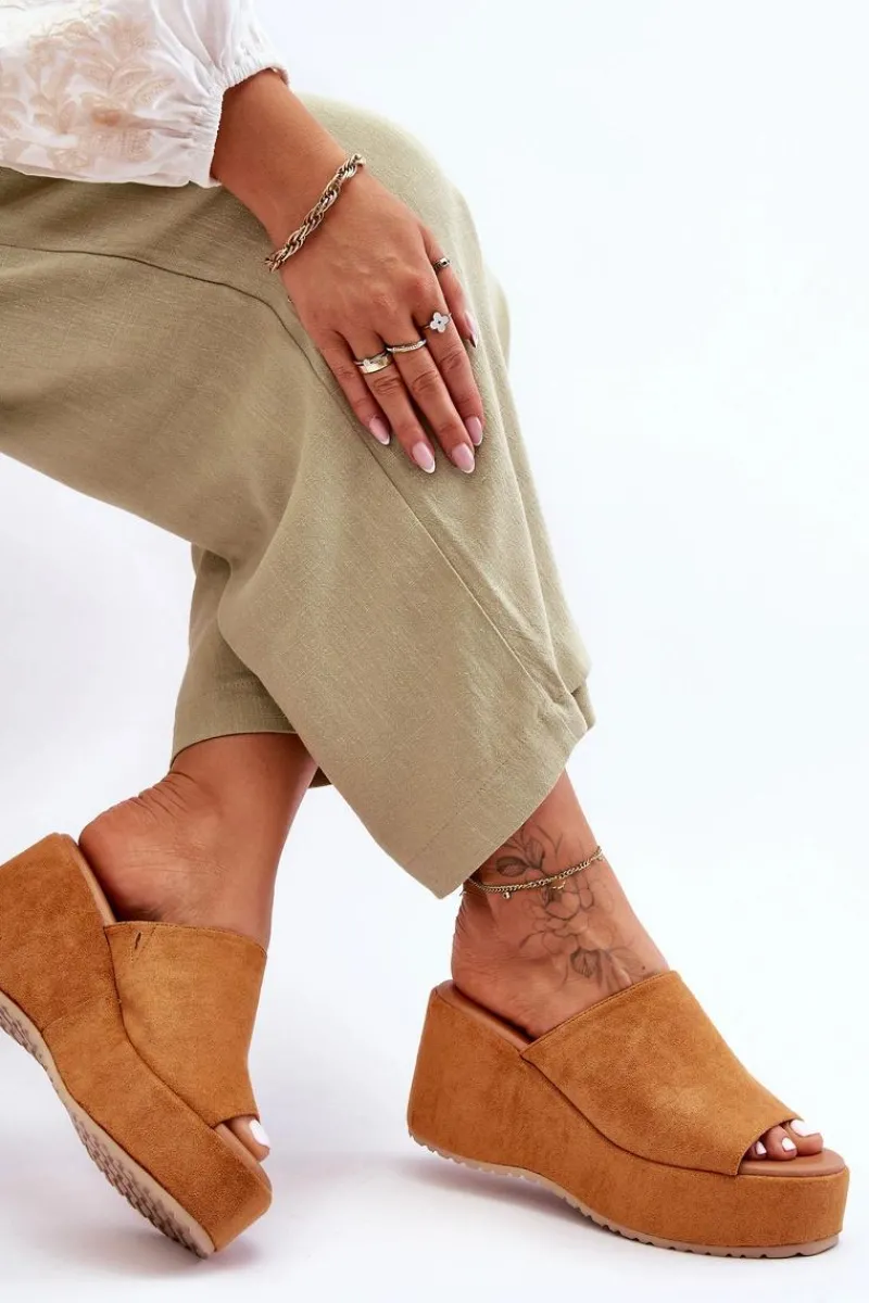 Damskie Klapki Na Masywnej Platformie Camel Martina Damskie Klapki Na Koturnie|Klapki Na Platformie