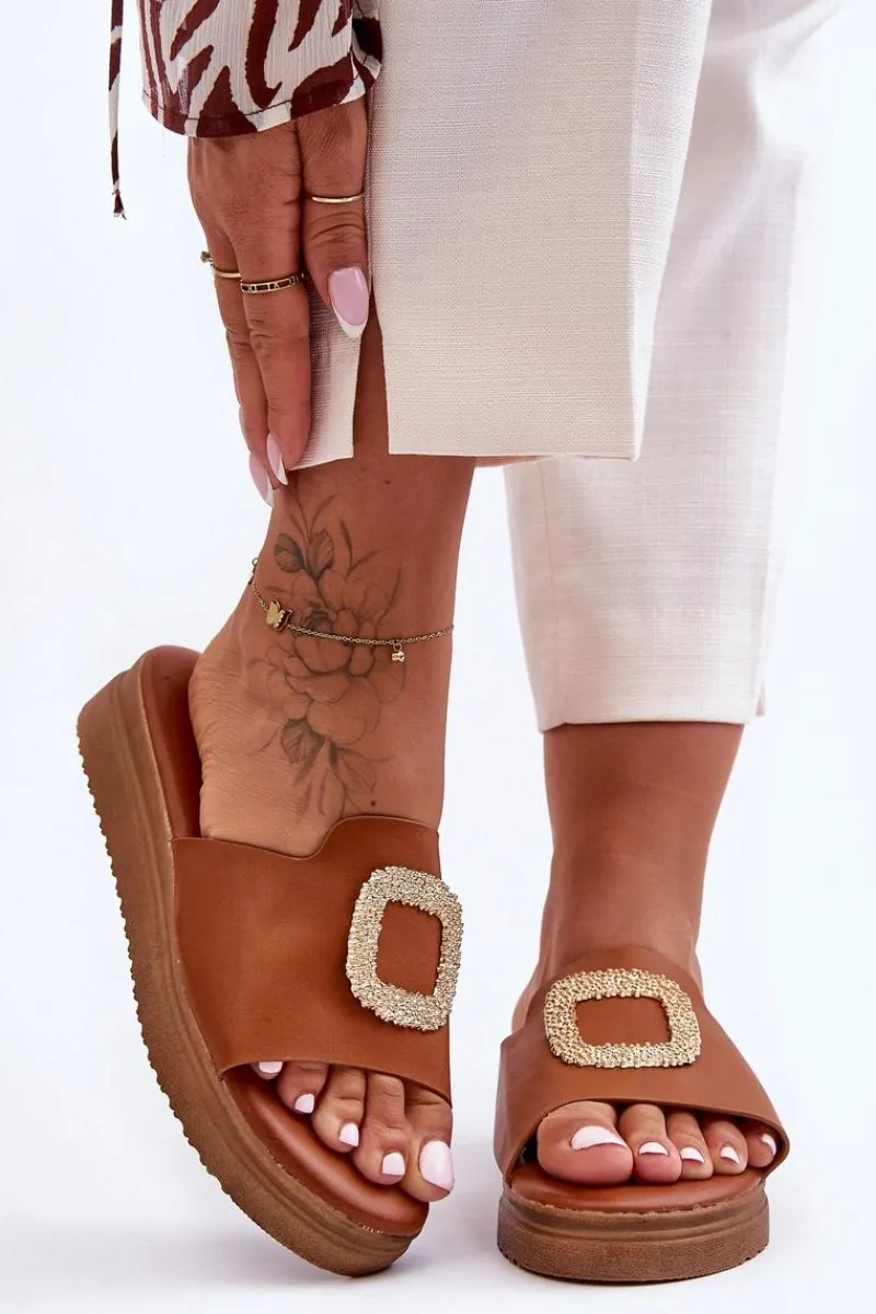 Online Damskie Klapki Na Platformie Z Ozdobą Brązowe Denicia Damskie Klapki Na Platformie|Klapki Damskie Klasyczne