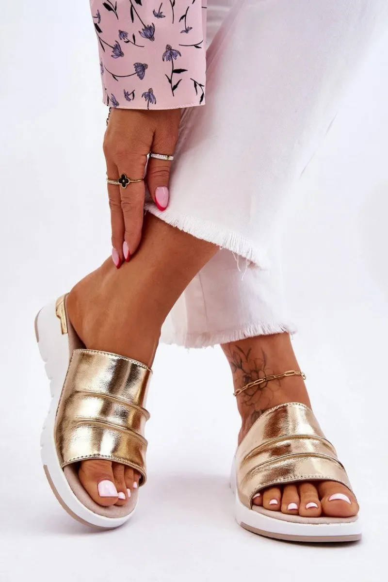 Klapki Na Koturnie|Klapki Damskie Klasyczne>Damskie buty S.Barski Damskie Klapki Skórzane Na Niewysokim Koturnie Złote Leona