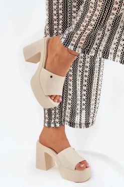 Online Boto Damskie Klapki Z Eko Skóry Na Słupku I Platformie Jasnobeżowe Tamirella Beżowy