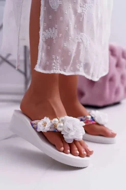 Discount Boto Damskie Klapki Z Kwiatem Japonki Na Koturnie Białe Sharme