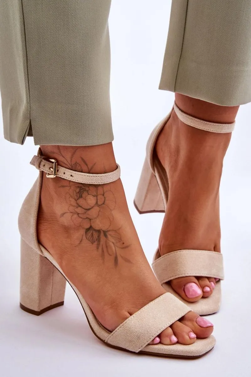 Discount Damskie Klasyczne Zamszowe Sandały Beżowe Passo Damskie Sandały Na Obcasie