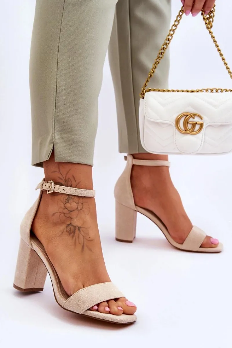 Discount Damskie Klasyczne Zamszowe Sandały Beżowe Passo Damskie Sandały Na Obcasie