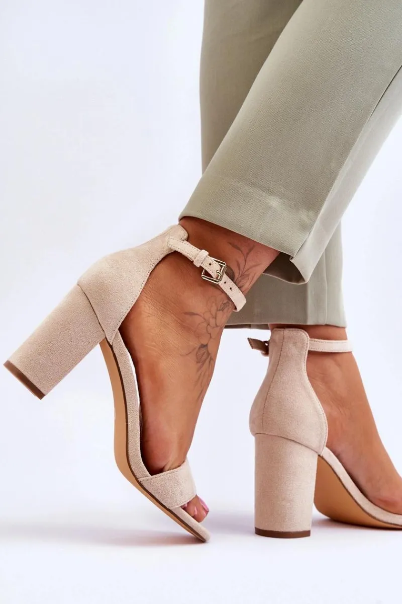 Discount Damskie Klasyczne Zamszowe Sandały Beżowe Passo Damskie Sandały Na Obcasie