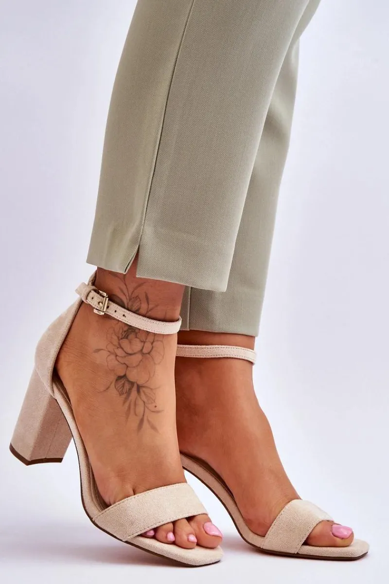 Discount Damskie Klasyczne Zamszowe Sandały Beżowe Passo Damskie Sandały Na Obcasie