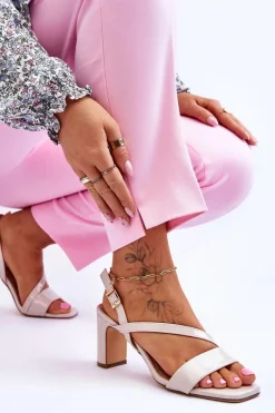 Outlet Damskie Lakierowane Sandały Na Słupku Beżowe Carrie Damskie Sandały Na Słupku|Sandały Na Obcasie