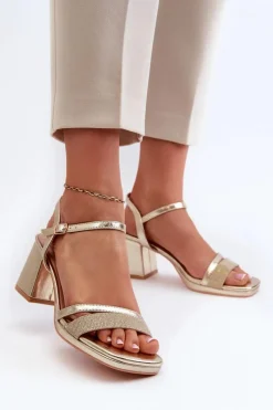Sale Damskie Sandały Na Obcasie Z Błyszczącym Paskiem Złote Tessata Damskie Sandały Na Obcasie