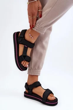 Outlet Damskie Sandały Na Platformie LCW-24-05-2751L Czarne Damskie Sandały Płaskie