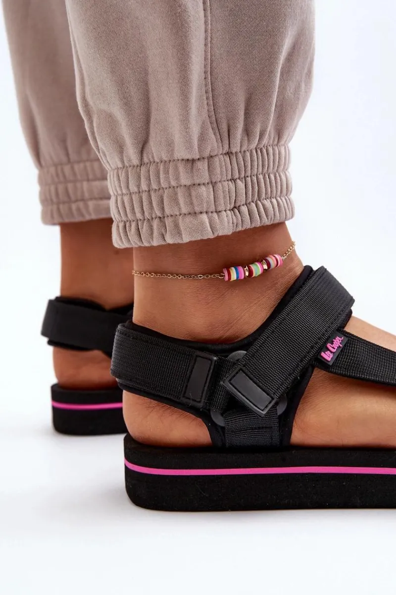 Outlet Damskie Sandały Na Platformie LCW-24-05-2751L Czarne Damskie Sandały Płaskie