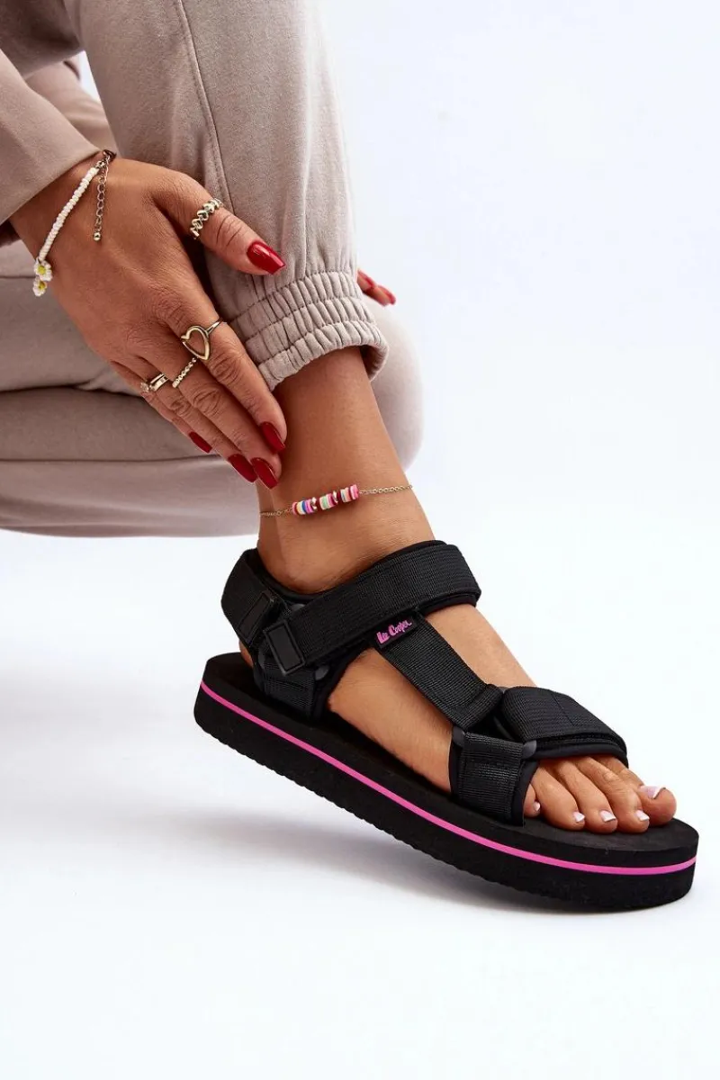 Outlet Damskie Sandały Na Platformie LCW-24-05-2751L Czarne Damskie Sandały Płaskie