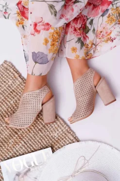 Discount Damskie Sandały Na Słupku Peep Toe Beżowe Nevienna Damskie Sandały Na Obcasie