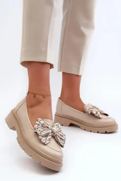 Loafersy Damskie|Mokasyny Płaskie></noscript>Laura Messi Damskie Skórzane Mokasyny Z Kokardą 2787 Jasnobeżowe