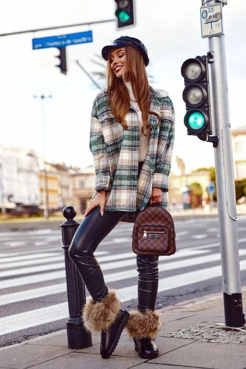 Śniegowce Damskie>Boto Damskie Skórzane Śniegowce Z Futerkiem Lakierowane Czarne Alexa