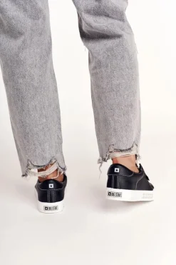 Trampki Damskie Big Star|Trampki Damskie Niskie></noscript>Big Star Shoes Damskie Skórzane Tenisówki Z Napisem BIG STAR EE274315 Czarne