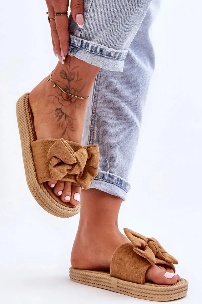 Best Boto Damskie Zamszowe Klapki Z Kokardą Camel Fency