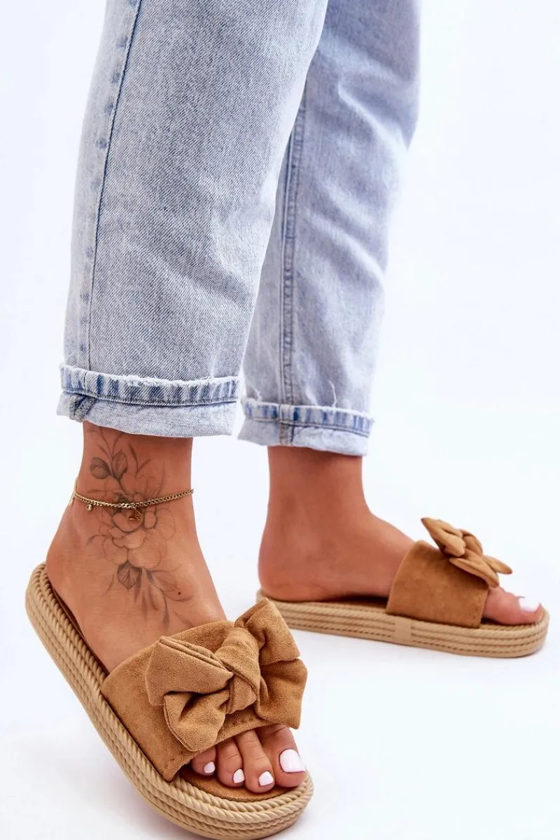 Best Boto Damskie Zamszowe Klapki Z Kokardą Camel Fency