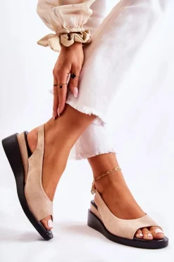 Outlet Damskie Zamszowe Sandały Na Sprzączkę Beżowe Camille Damskie Sandały Na Koturnie