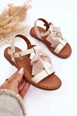 Sale Dziecięce Lakierowane Sandałki Z Kokardą Beżowe Netina Dzieci Dziewczęce