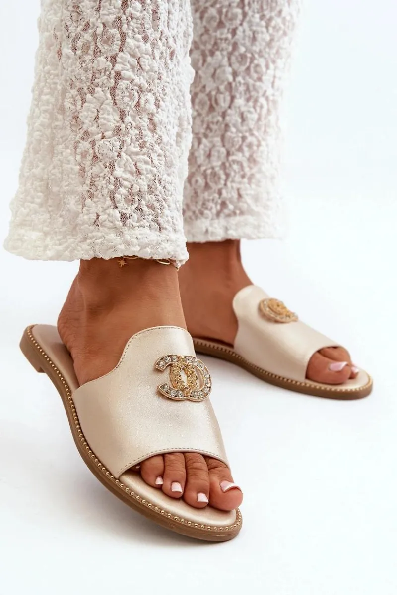 Eleganckie Klapki Damskie Błyszczące Z Ozdobą S.Barski KV27-050 Złote Damskie Klapki Damskie Klasyczne