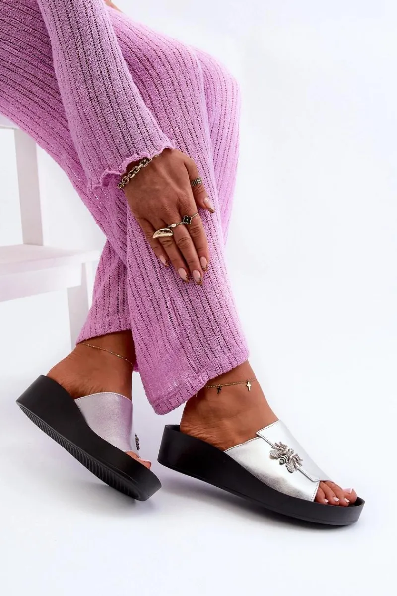 Klapki Na Koturnie|Klapki Na Platformie>Damskie buty S.Barski Eleganckie Klapki Damskie Z Ozdobą Skóra Naturalna S.Barski KV27-015 Srebrne