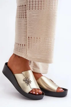 Eleganckie Klapki Damskie Z Ozdobą Skóra Naturalna S.Barski KV27-015 Złote Damskie Klapki Na Koturnie|Klapki Na Platformie