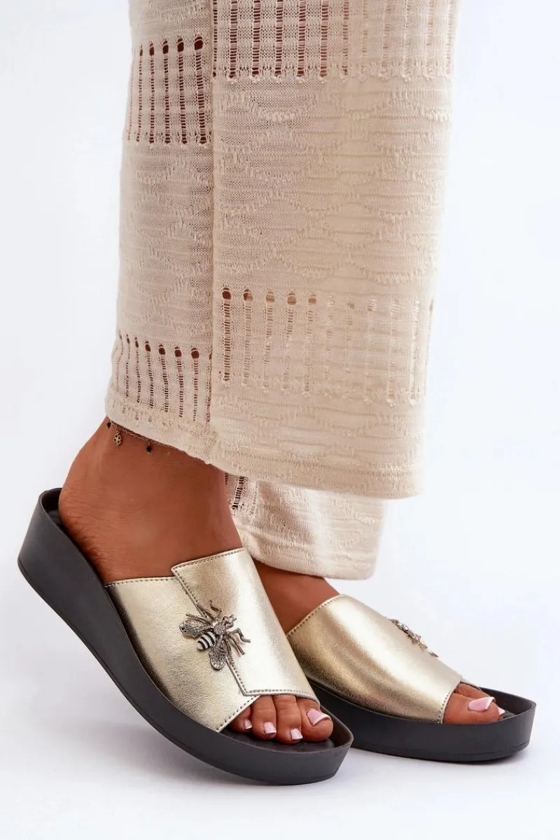 Eleganckie Klapki Damskie Z Ozdobą Skóra Naturalna S.Barski KV27-015 Złote Damskie Klapki Na Koturnie|Klapki Na Platformie