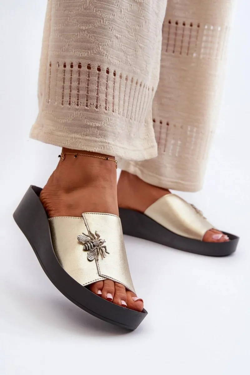 Eleganckie Klapki Damskie Z Ozdobą Skóra Naturalna S.Barski KV27-015 Złote Damskie Klapki Na Koturnie|Klapki Na Platformie