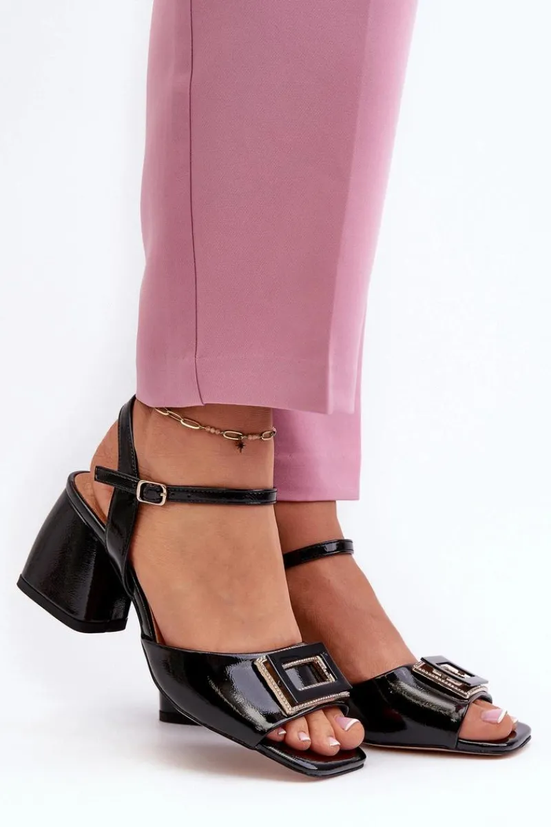 Sandały Na Słupku|Sandały Na Obcasie>Damskie buty S.Barski Eleganckie Lakierowane Sandały Na Słupku Z Ozdobą Czarne D&A MR38-202