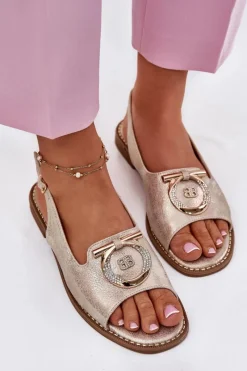 Sandały Płaskie></noscript>Damskie buty S.Barski Eleganckie Sandały Z Ozdobą Na Płaskim Obcasie S.Barski KV51-003 Złote Złoty
