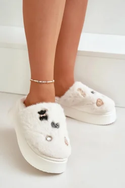 Best Futrzane Kapcie Damskie Na Grubej Podeszwie Z Przypinkami Jasnobeżowe Zintoria Damskie Kapcie Klasyczne