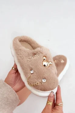 Outlet Futrzane Kapcie Z Przypinkami Ciemnobeżowe Ivelfedi Damskie Kapcie Klasyczne